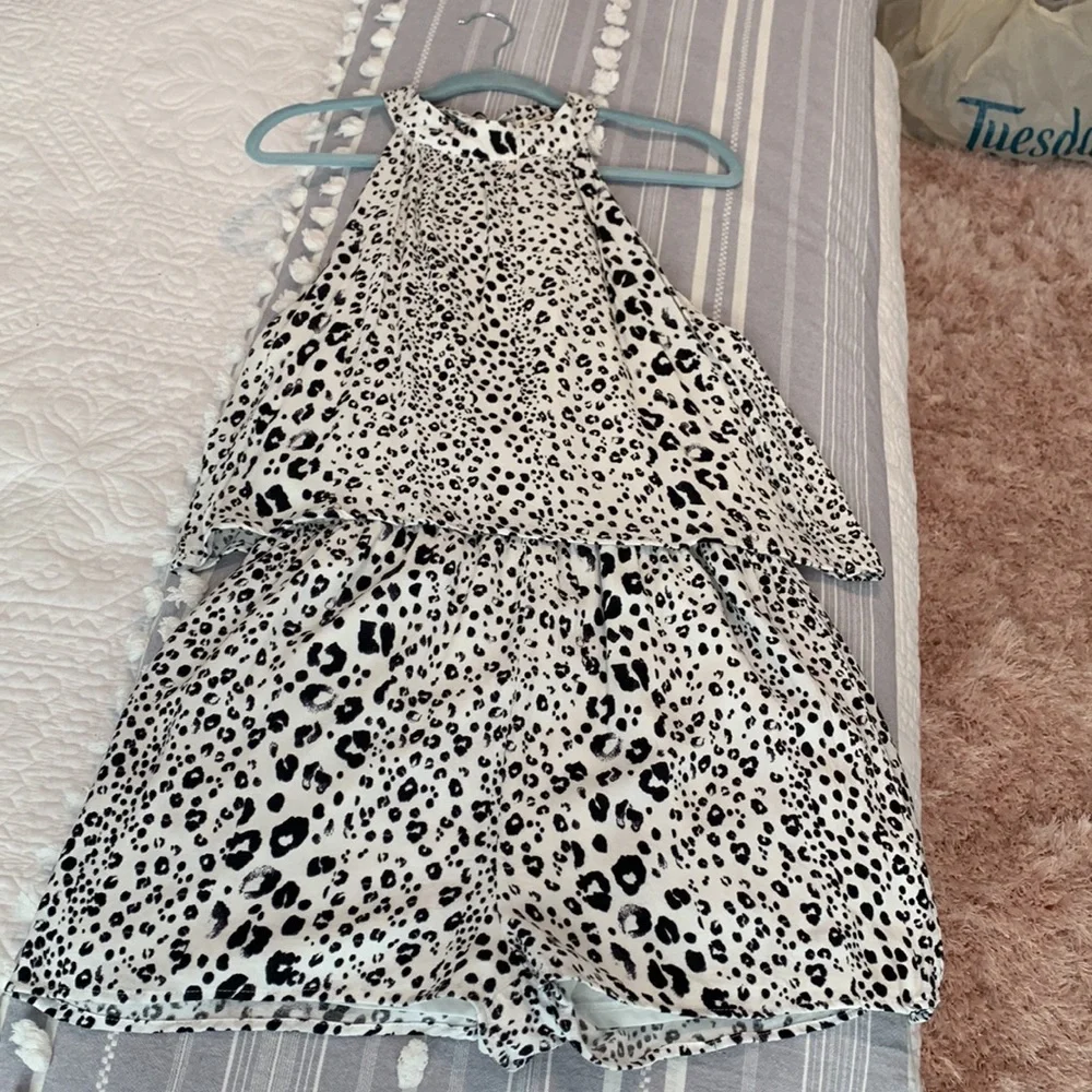 Animal print halter romper (shorts) - size L - Picture 3 of 8